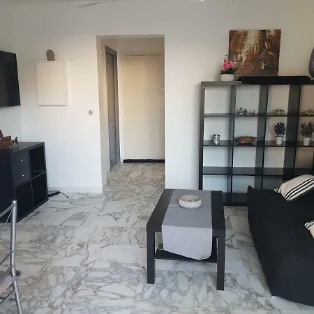 T2 De 40 M2 En Rez De Jardin Avec Parking Carnon *